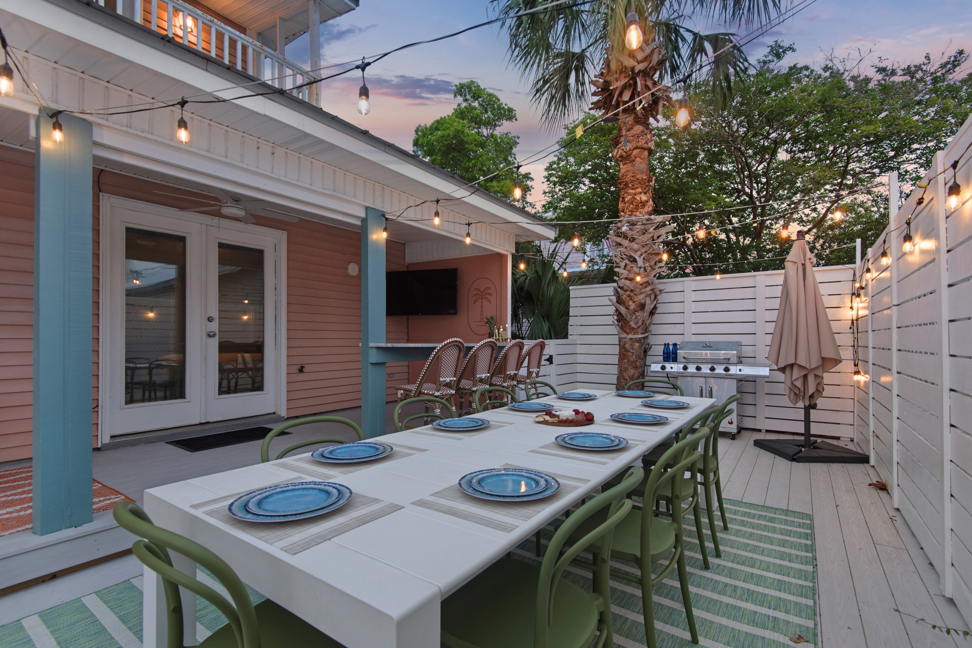Exterior shot of Destin STR