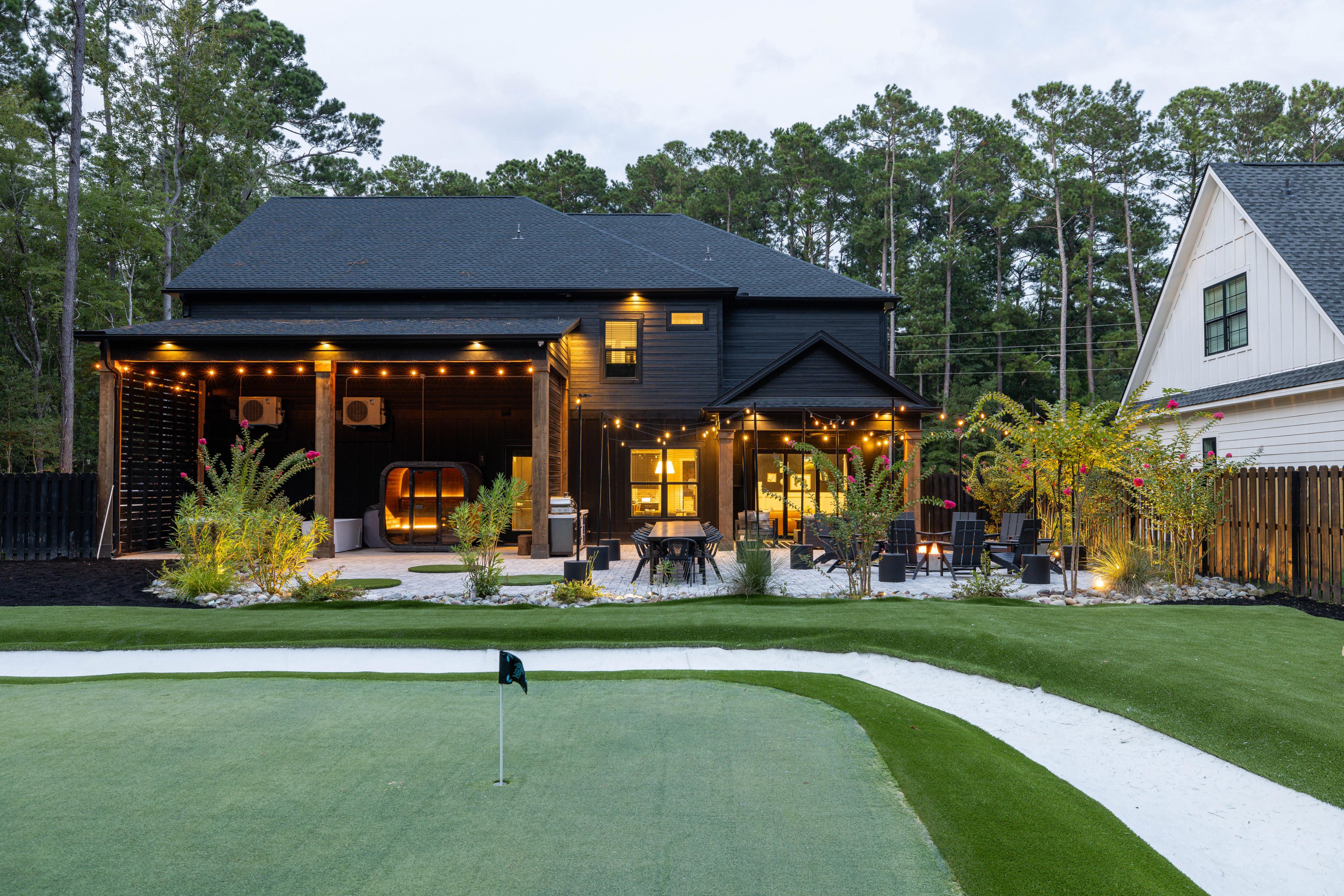 Exterior shot of Myrtle Beach Birdie Houses