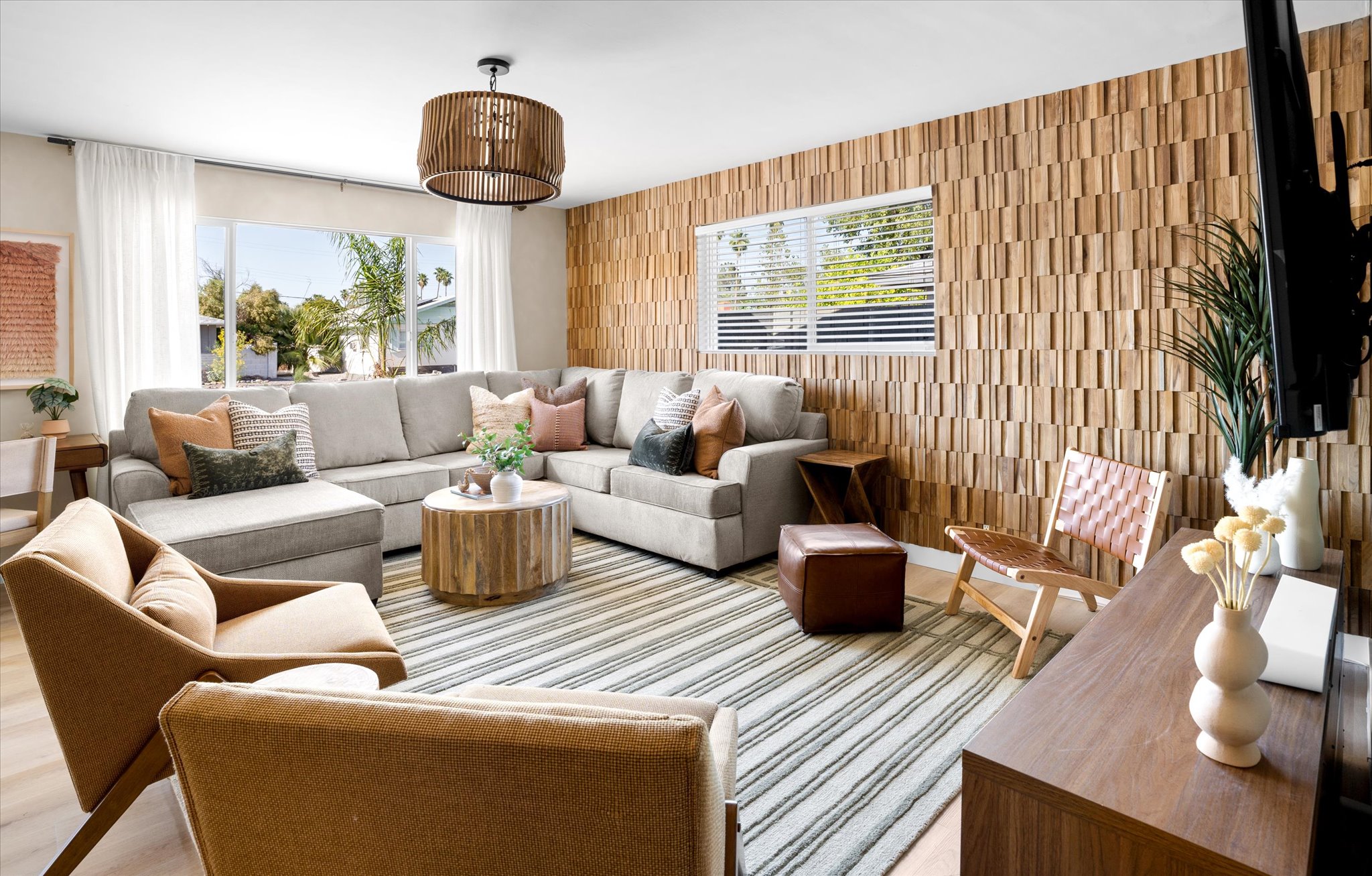 Lifestyle shot of Scottsdale STR